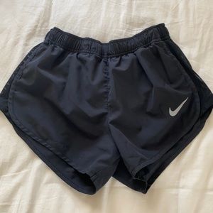 NIKE ATHLETIC SHORTS